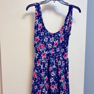 Lauren Conrad floral dress sleeveless tank cross back over lap. Medium, EUC